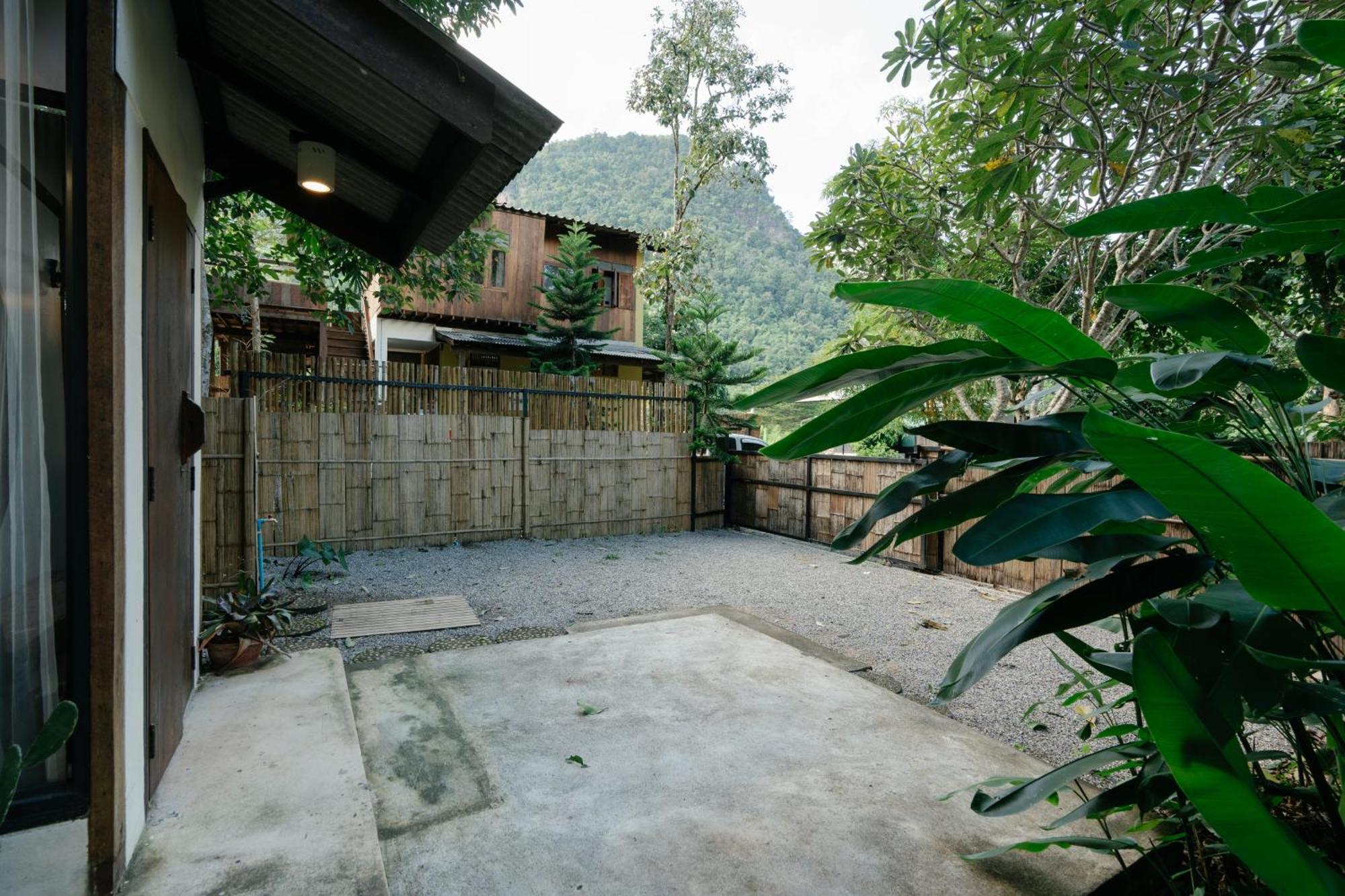 Ashi Guesthouse Chiangdao Чианг Дао Екстериор снимка